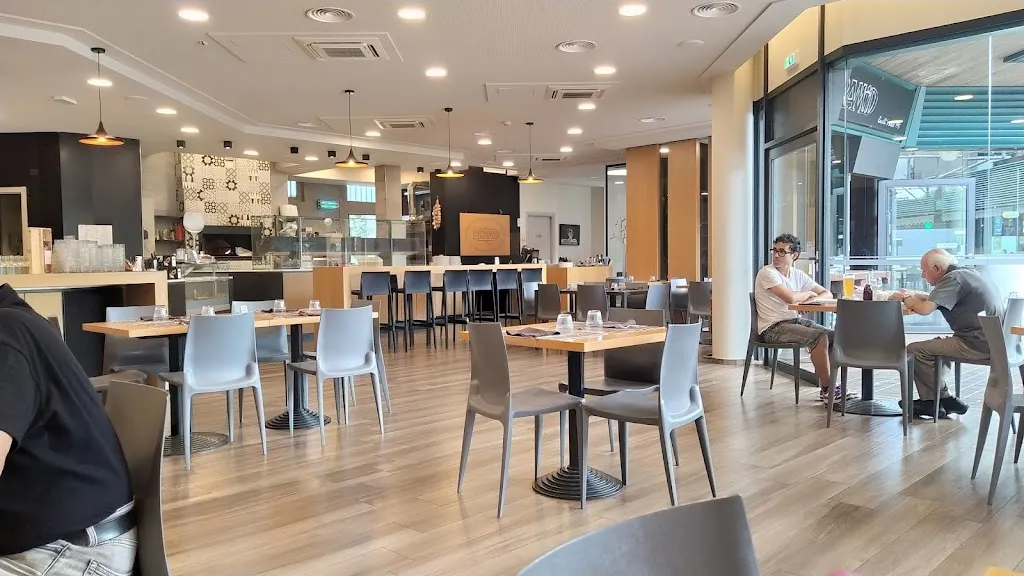 Piramid restaurant in Gerbole