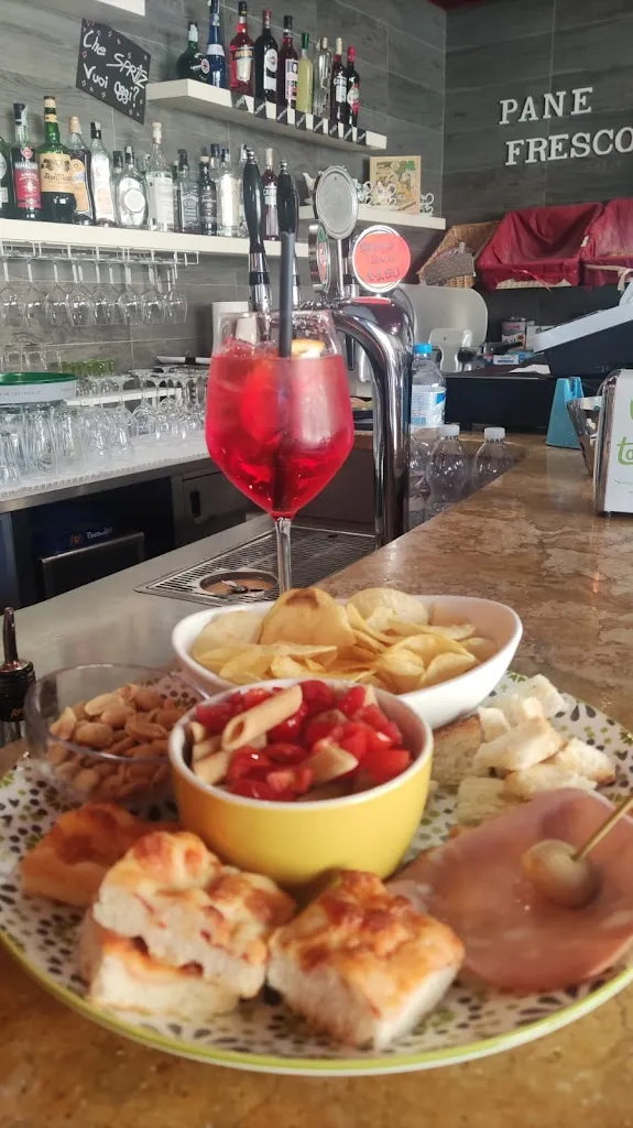 Ghiare C’è - Bottega e caffè_Ghiare-Madonna_slider_image_2