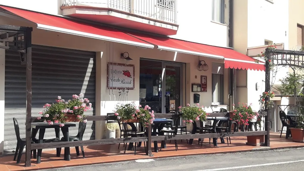 Trattoria Vecchi Ricordi restaurant in Ghiare-Madonna