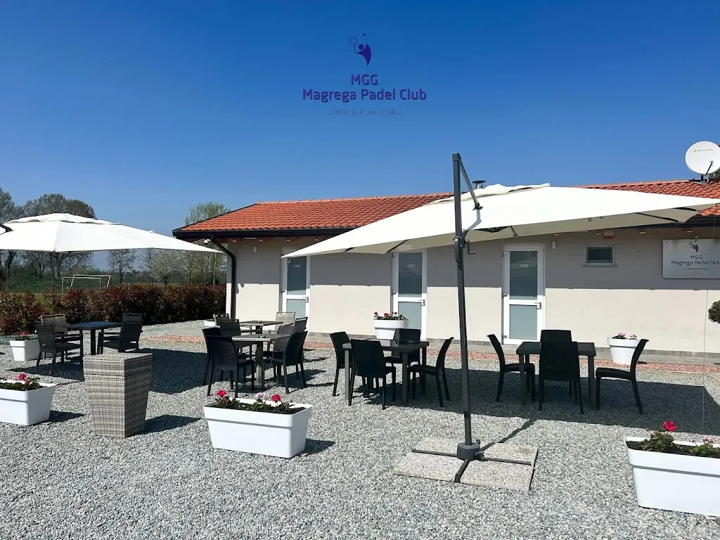 Magrega Padel Club Ristorante e Bar restaurant in Ghislarengo