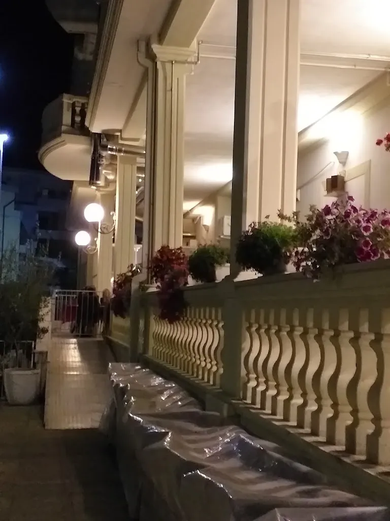 Barbara Claudione_Hollywood Risto pub_Cerignola_review