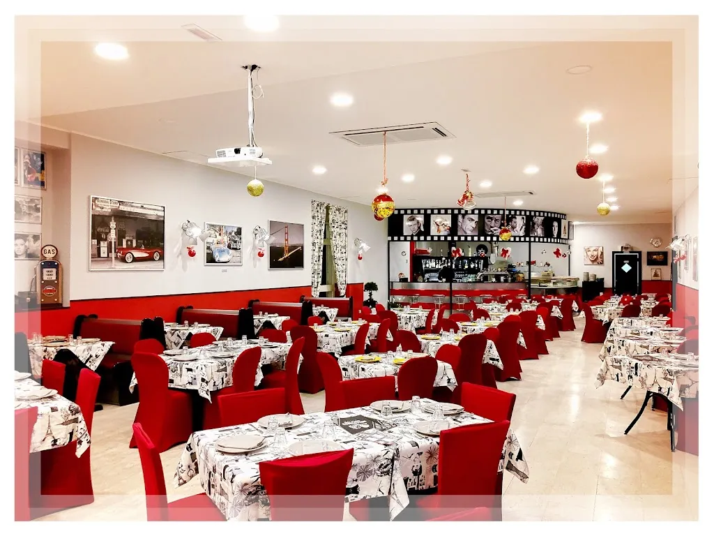 Hollywood Risto pub restaurant in Cerignola