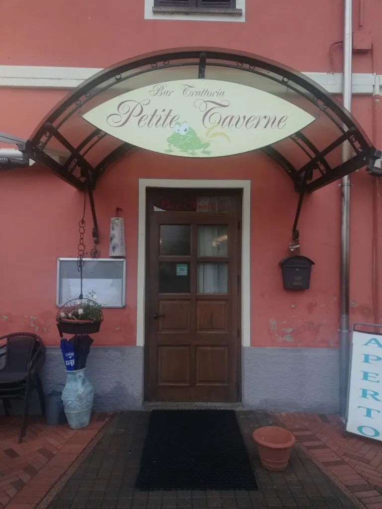 Petite Taverne_Gifflenga_slider_image_1