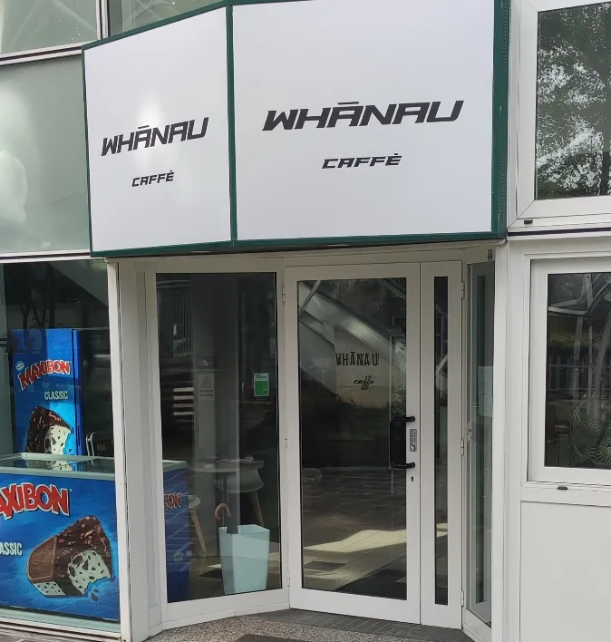Trattoria Whanau Caffè restaurant in Gifflenga