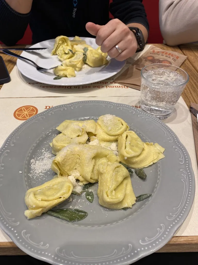 Berk Luleci_Dispensa Emilia Le Gru_Gerbido_review