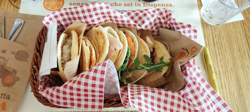 Mungun Bayaraa_Dispensa Emilia chiosco Le Gru_Gerbido_review