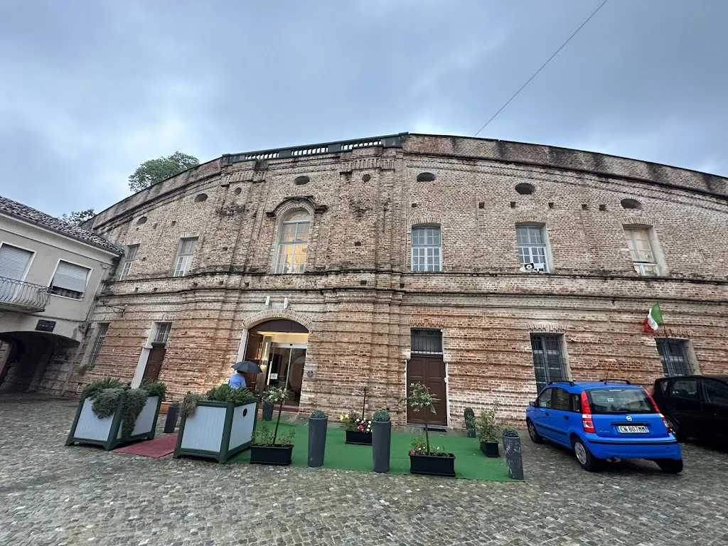 Joe McAyr_Le Scuderie del Castello di Govone_Govone_review