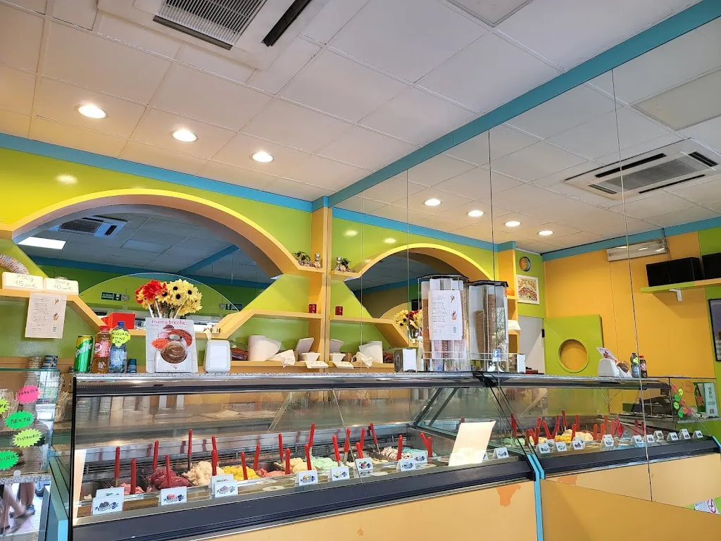 Gelateria Orso Ghiotto restaurant in Gravellona Toce