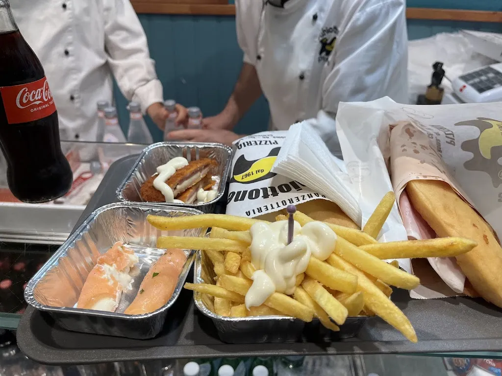 Al Ghiottone (dal 1967) - Panzerotti & Panini_Cerignola_slider_image_2