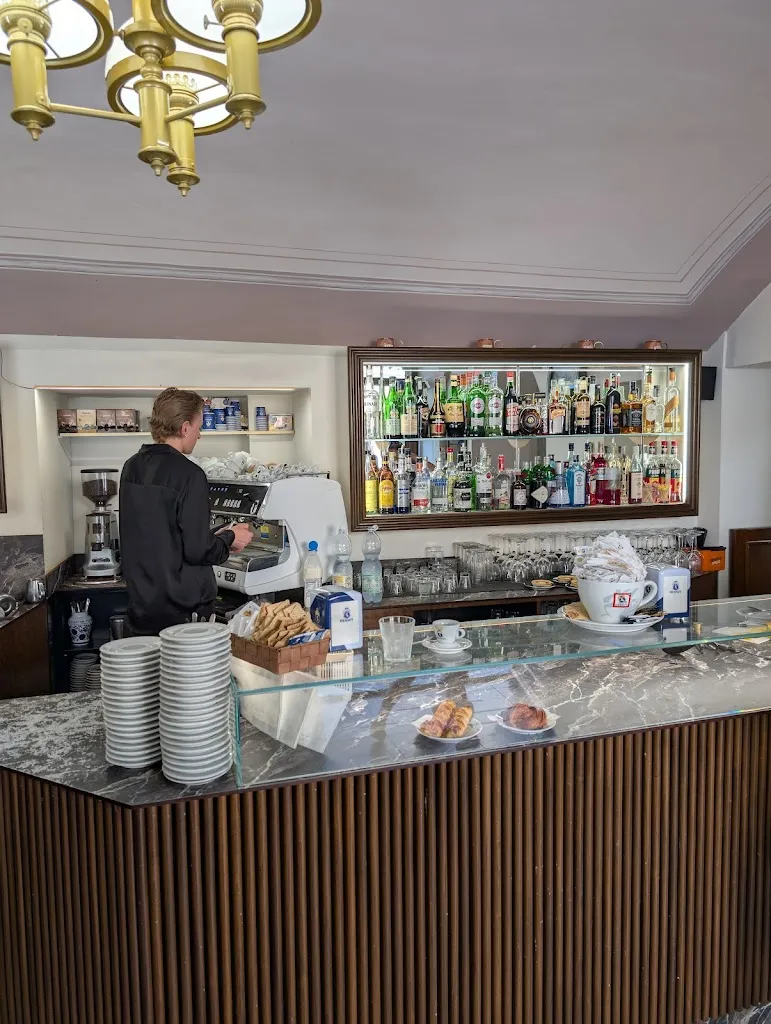 Michaël Bonnet_Caffè del Commercio_Giaveno_review