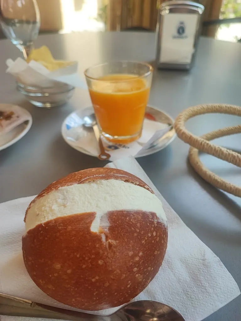 Elisa Argiolas_Caffè del Commercio_Giaveno_review