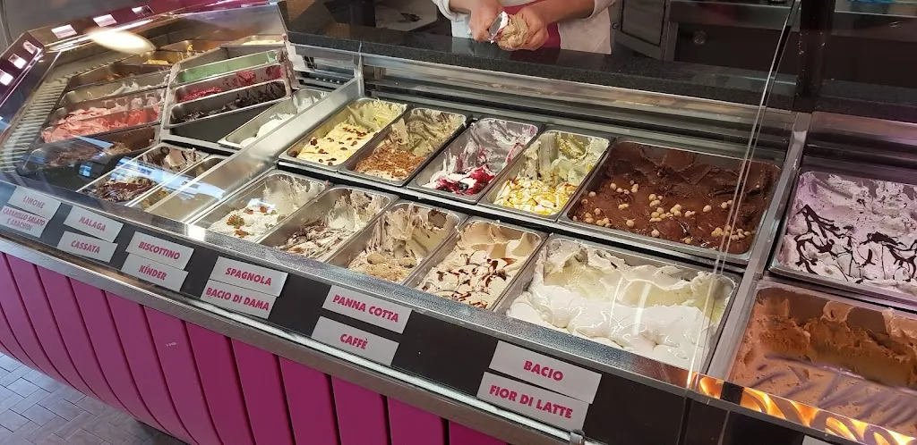 Gelateria La Via Lattea Gozzano restaurant in Gozzano