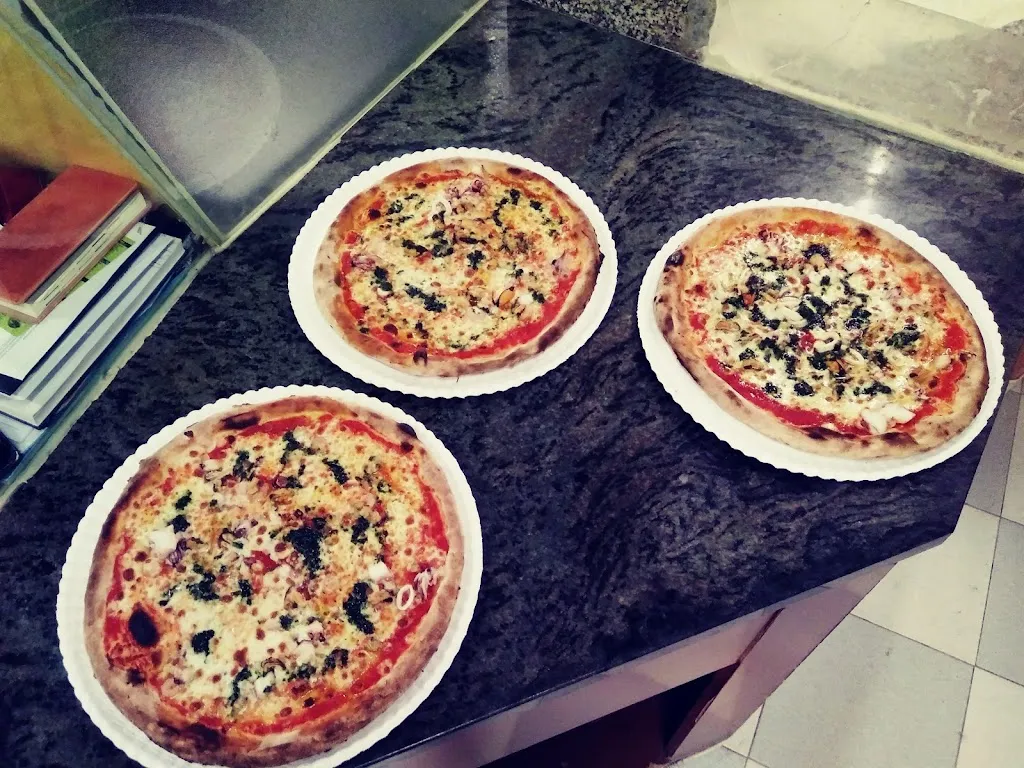 L'Angolo Della Pizza S.N.C. Di Falabella Luigi & C._Gozzano_slider_image_3