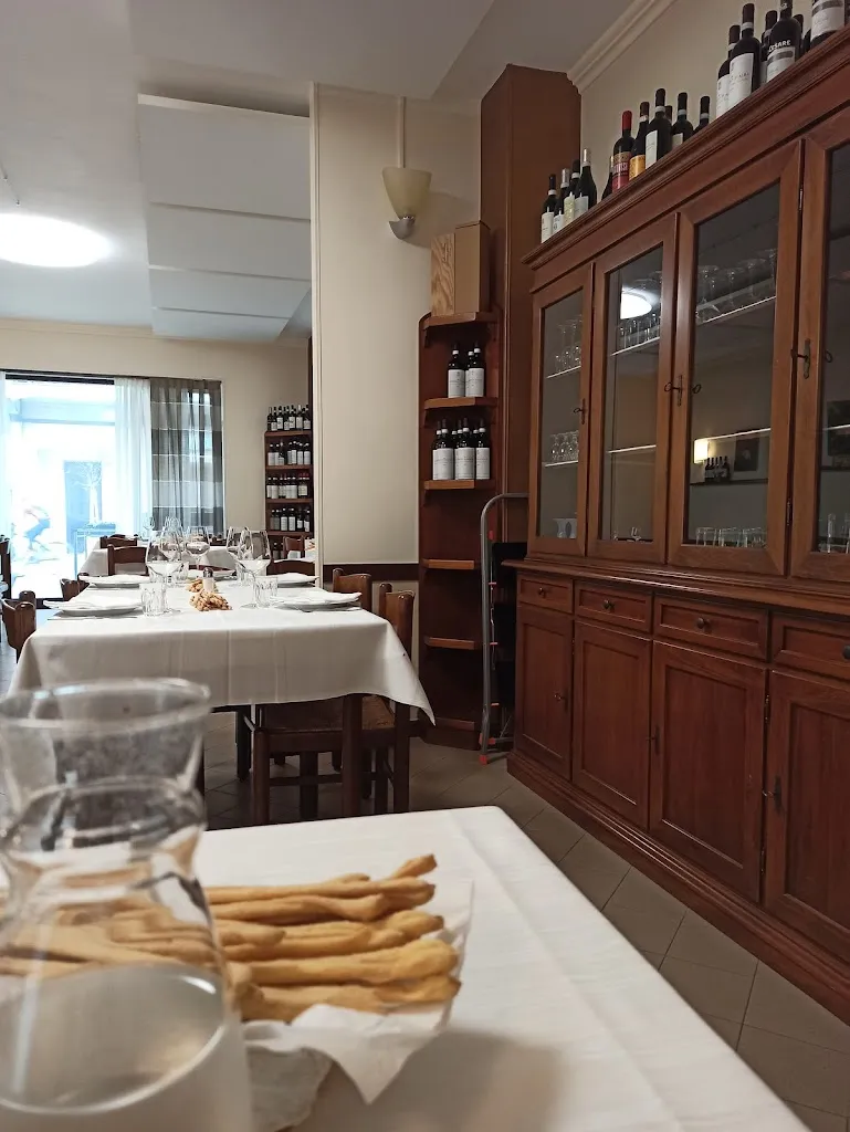 Trattoria Del Mulino restaurant in Grinzane Cavour