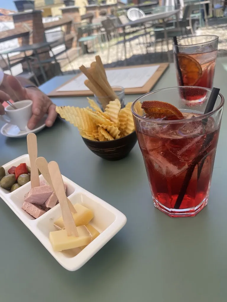 J L_Vineria Sisu_Grinzane Cavour_review