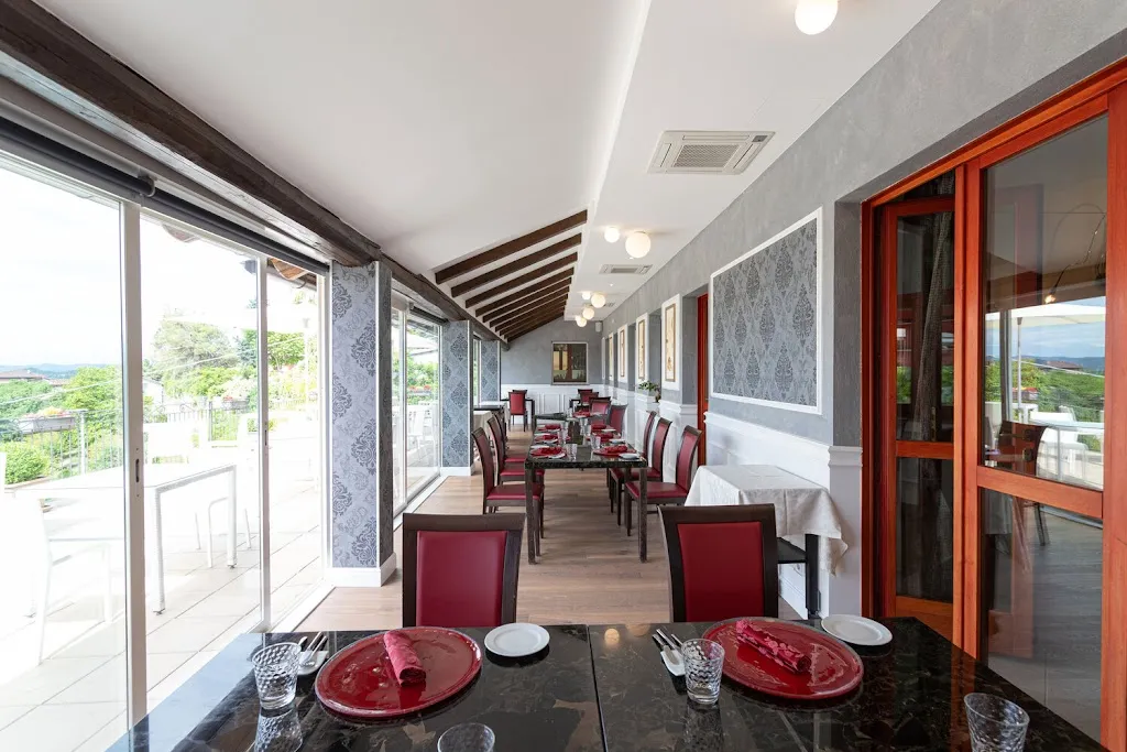 Io e Luna - Gastronomic Restaurant_Guarene_slider_image_1