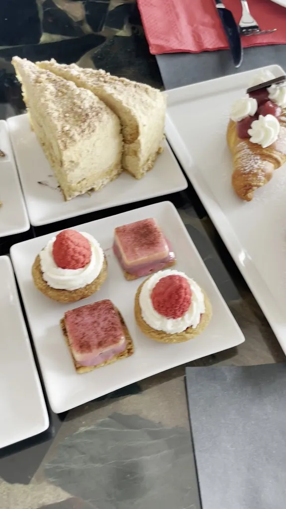 Io e Luna - Gastronomic Restaurant_Guarene_slider_image_2