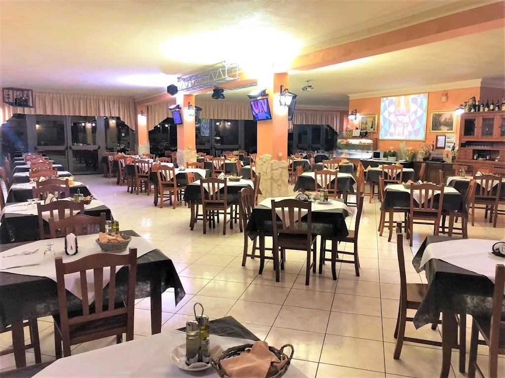 Al Vecchio Casello B&B - Trattoria Pizzeria - Prodotti Tipici Pugliesi restaurant in Cerignola