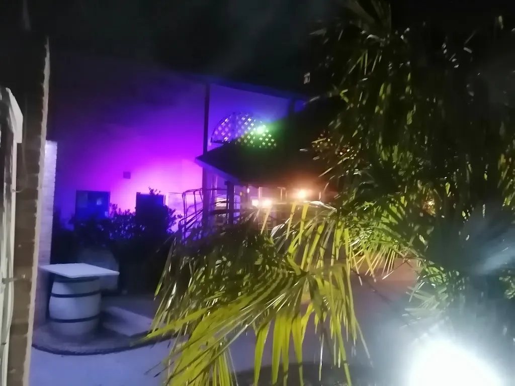 LA ISLA -DISCO MUSIC CLUB_Isola Sant'Antonio_slider_image_2