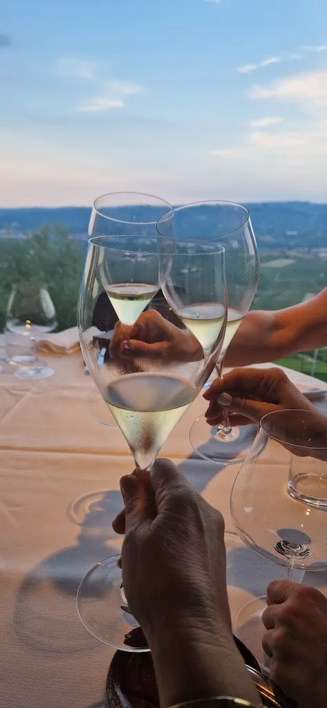 Chryssanthie Polyzou_Belsit in Langa_La Morra_review