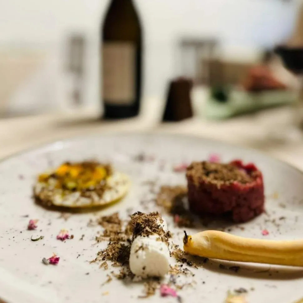 Vinbar restaurant in La Morra