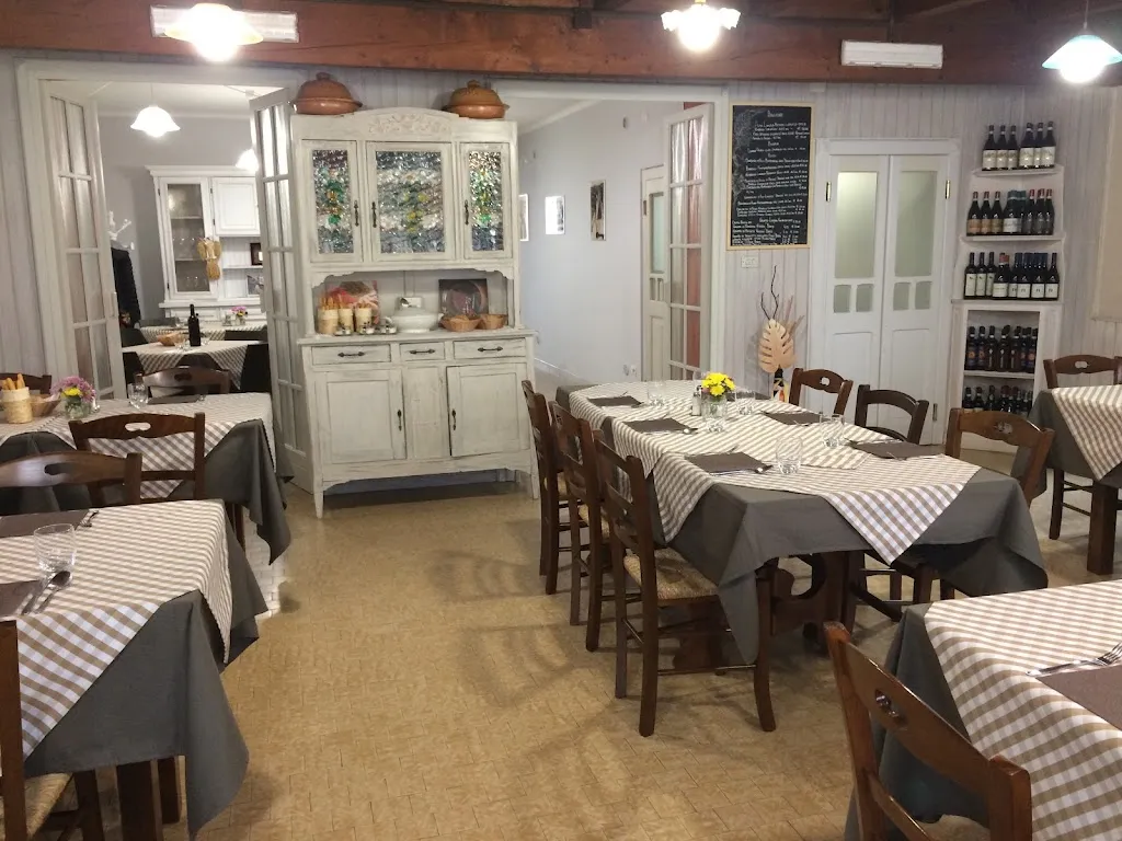 Trattoria/Bar a Casa di Ale restaurant in Lamporo