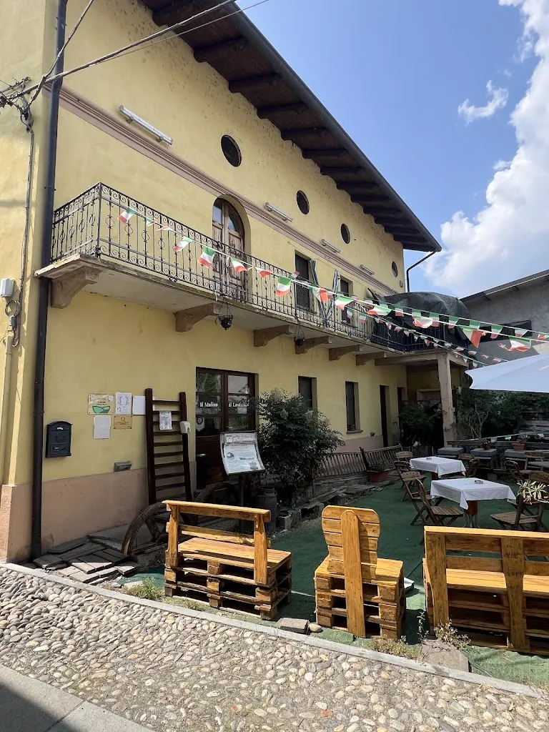 Il Mulino Della Villa restaurant in Landiona