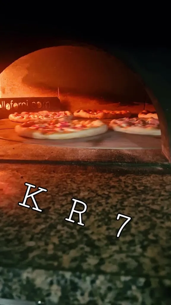 Pizzeria K R 7_Lequio Tanaro_slider_image_2
