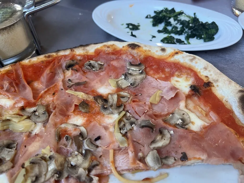 Pizzeria 33 Giri_Lesegno_slider_image_2