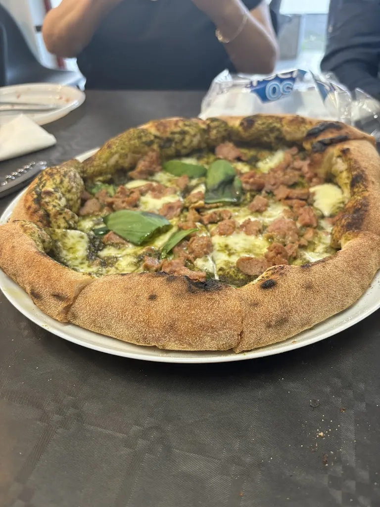 Menu_Rouge Pizza_Lessona_image_7