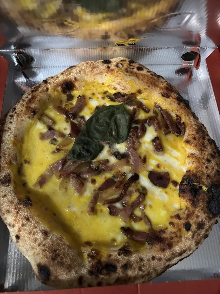 Menu_Rouge Pizza_Lessona_image_9