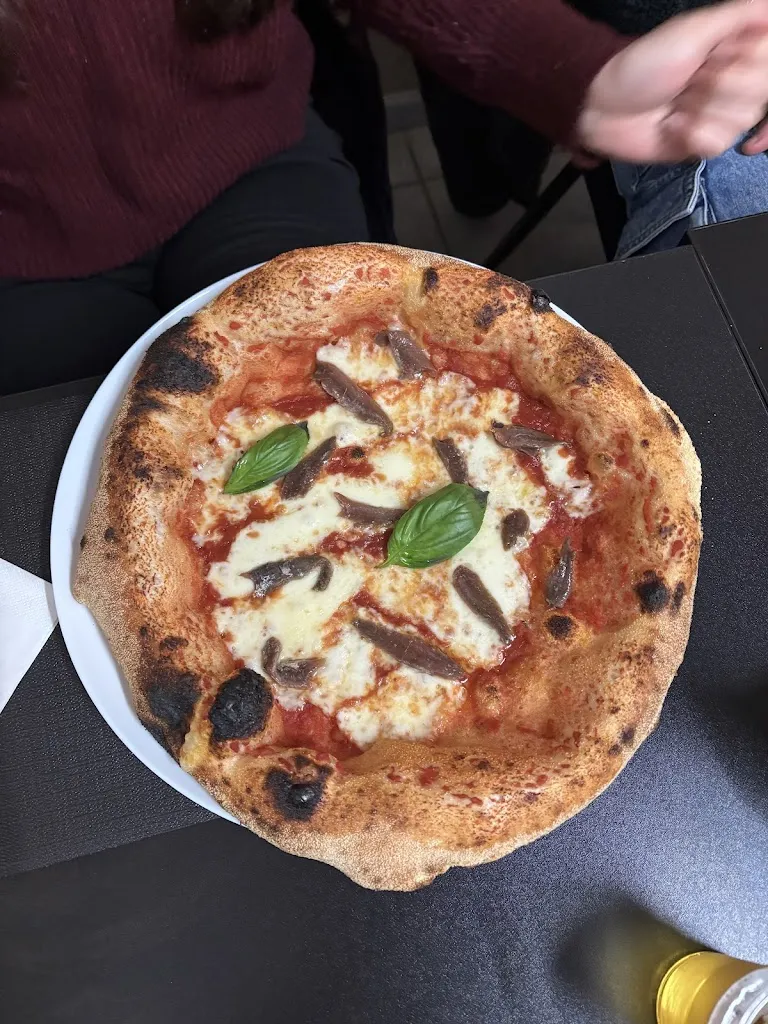 Giuliano Hena_Rouge Pizza_Lessona_review