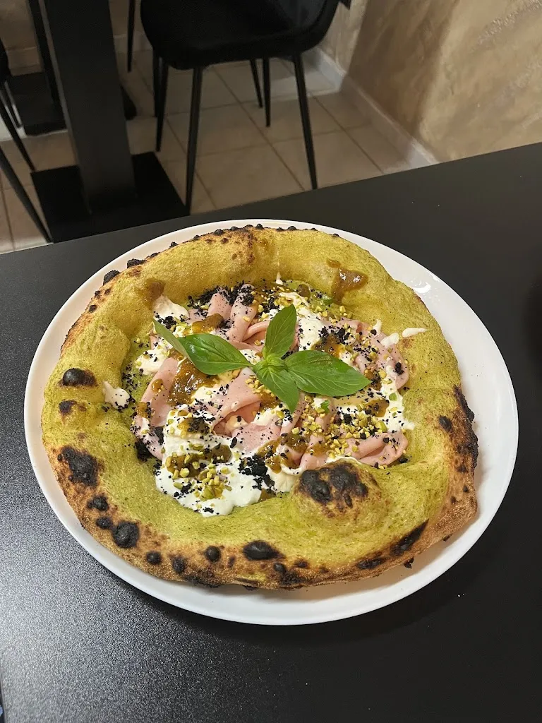 Rouge Pizza_Lessona_slider_image_3