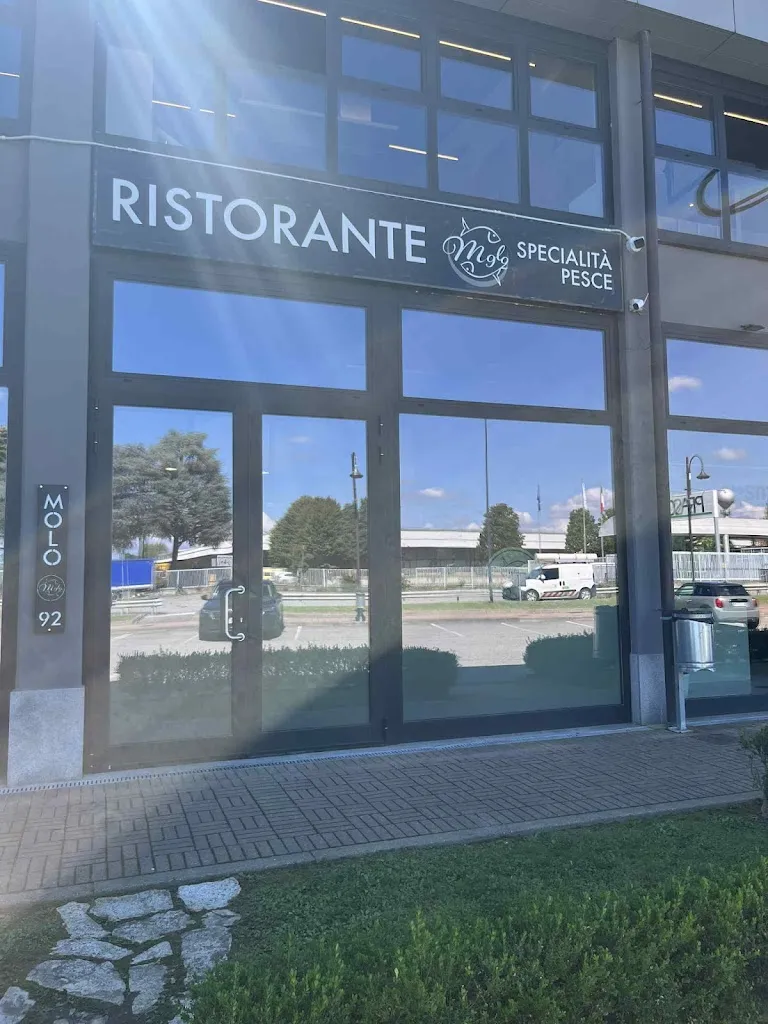 Molo92 restaurant in Leini