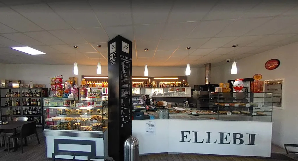 Bar 33 restaurant in Leini