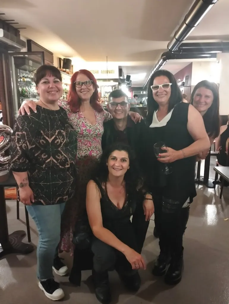 Marisa Colucci_Pub Monkey_Leini_review