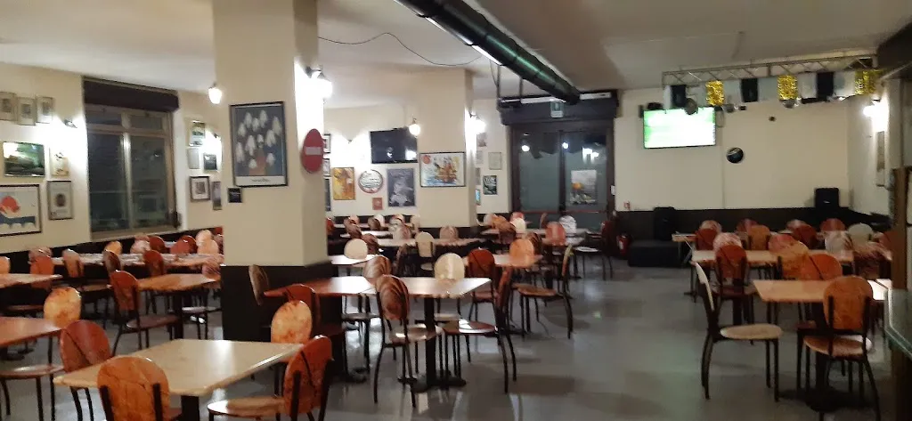 Pub Monkey restaurant in Leini