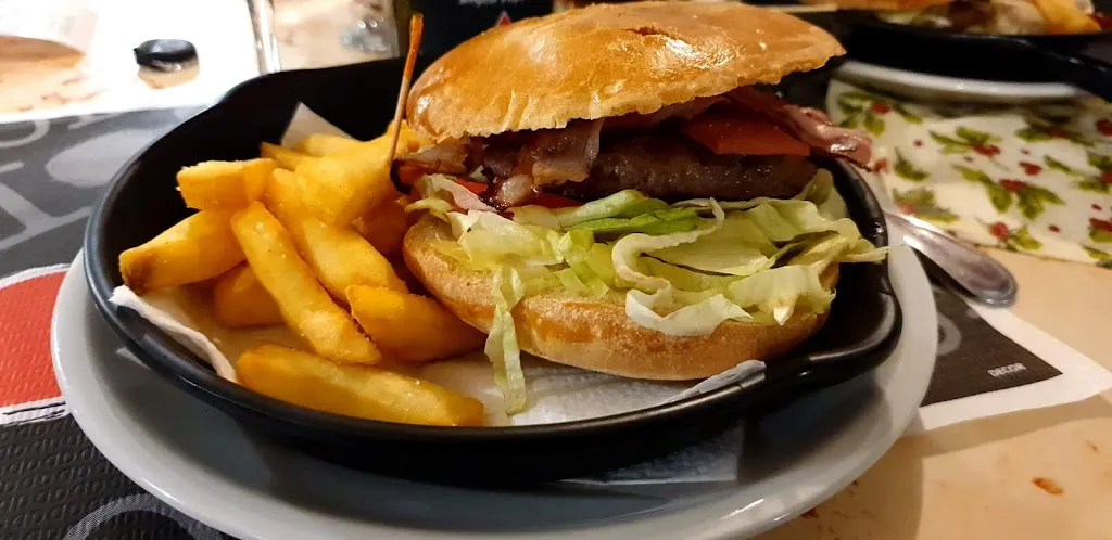 Pub Monkey_Leini_slider_image_2