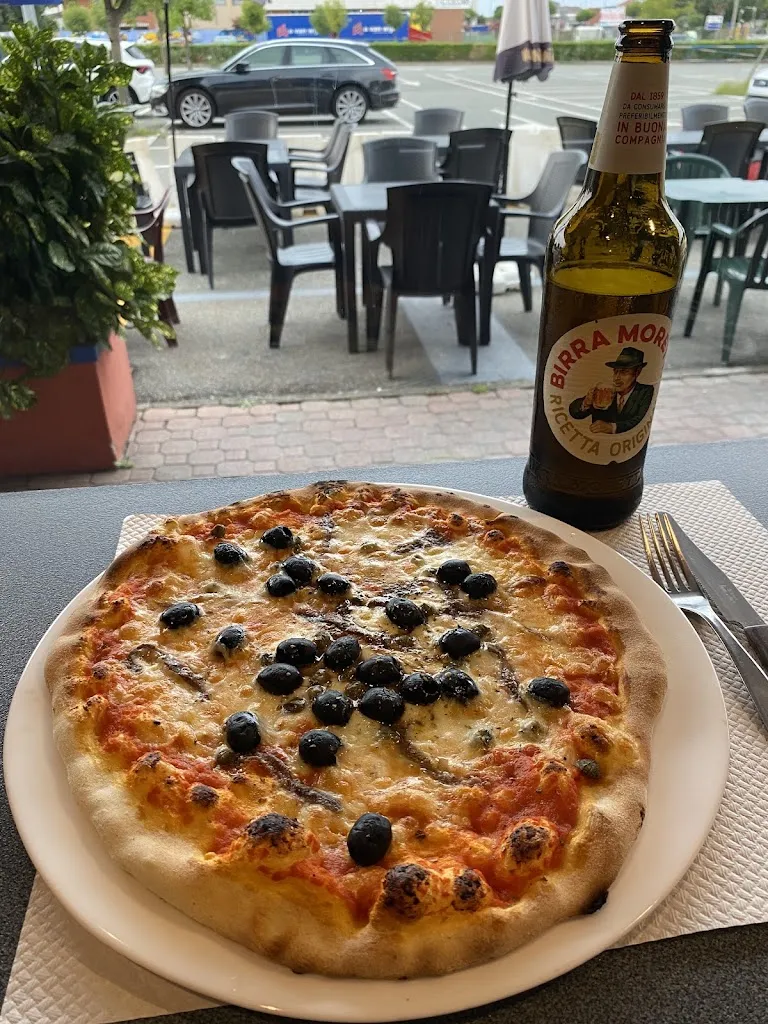 Mark_Pizzeria Pizza Super Star_Leini_review