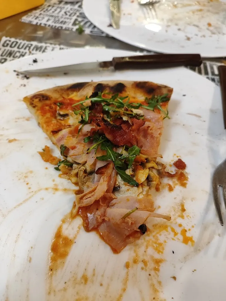 Andrea Francaviglia_Pizzeria Pizza Super Star_Leini_review