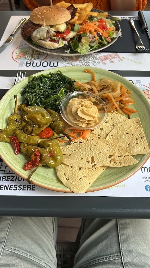 Max A_Moma_Ivrea_review