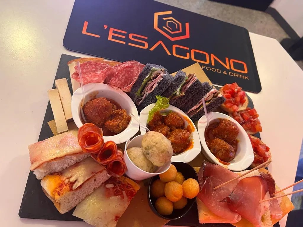 L'Esagono food & drink_Ivrea_slider_image_3