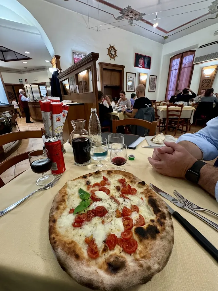 Marie Homa-Palladino_Ristorante Pizzeria La Lucciola_Ivrea_review