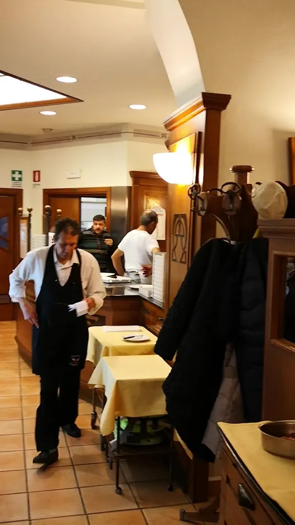 Ristorante Pizzeria La Lucciola_Ivrea_slider_image_2