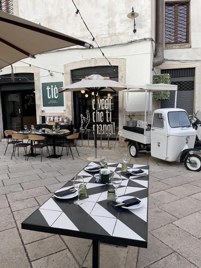 TIE' OSTERIA GINTONERIA restaurant in Conversano
