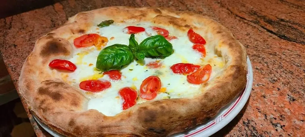 Ristorante pizzeria Marechiaro_Ivrea_slider_image_3