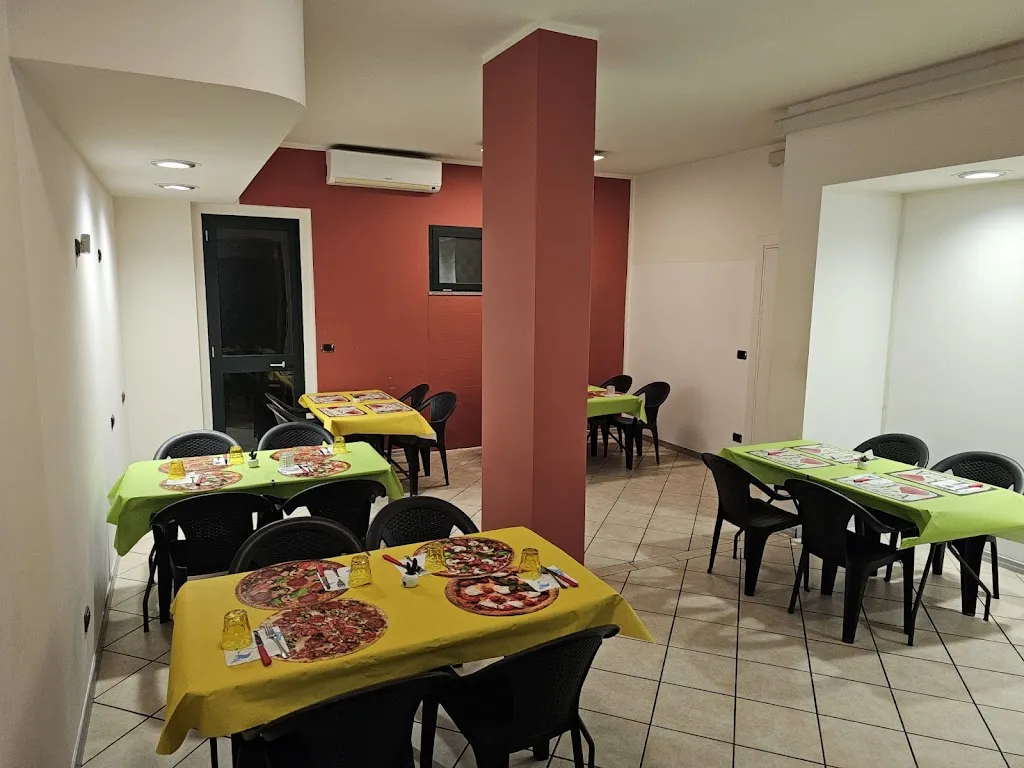 ErikPizza di Petti Vincenzo_Ivrea_slider_image_3