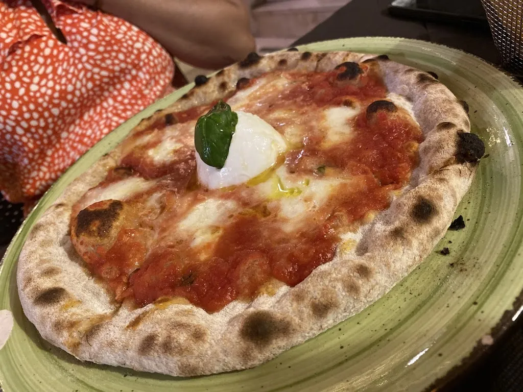 Jay Doshi_Panzeria Panzerotti - Pizze - Taglieri_Conversano_review