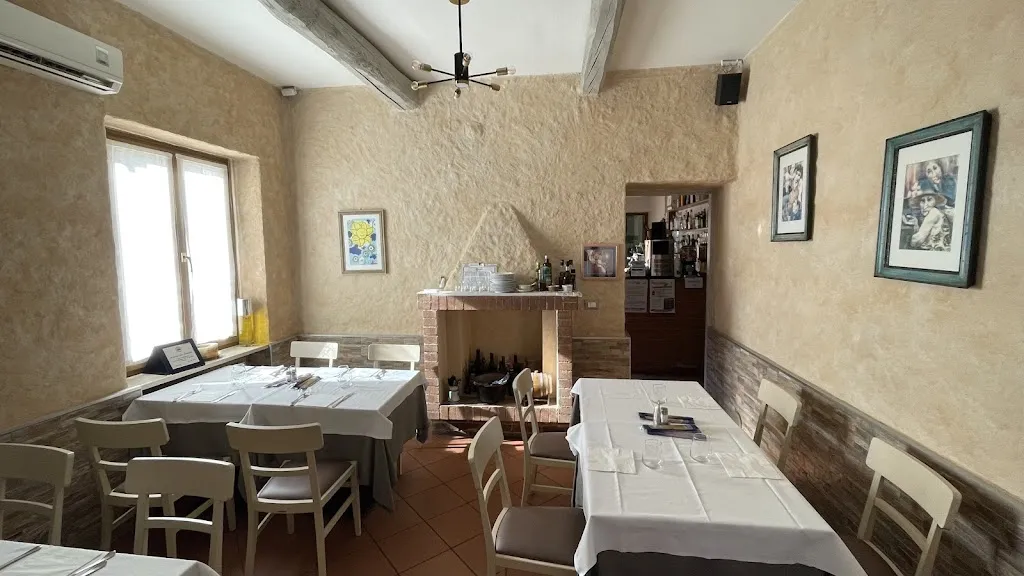 Lo Scricciolo di Cimadoro Giuseppe restaurant in Lozzolo