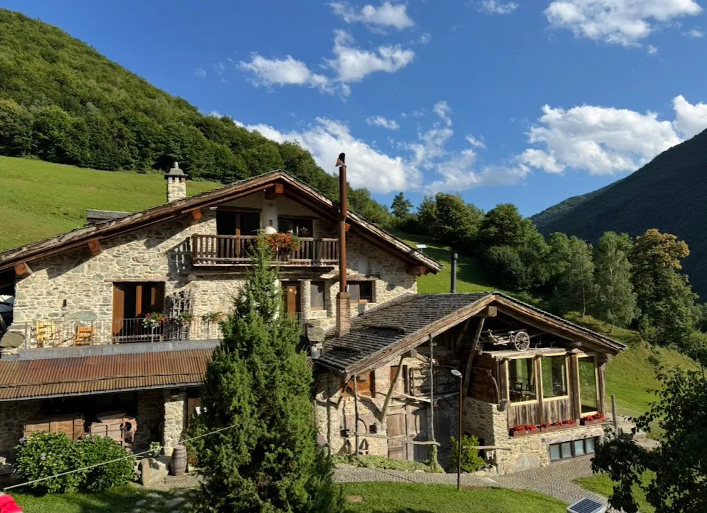 Julia Giona_Agriturismo L'Agrifoglio_Limone Piemonte_review